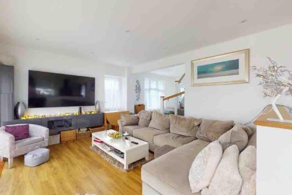 Love Lancing By The Sea With Optional Large Hot Tub Sleeps Up To 8 & Free Parking Villa ภายนอก รูปภาพ